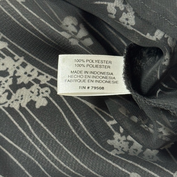 Violet & Claire Black and White Floral Ruffled Cap Sleeve Blouse Cottage - Picture 5 of 6